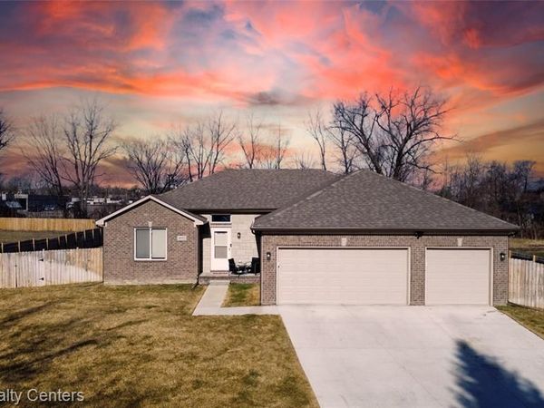 36303 Egan Street, Clinton Twp, MI 48035