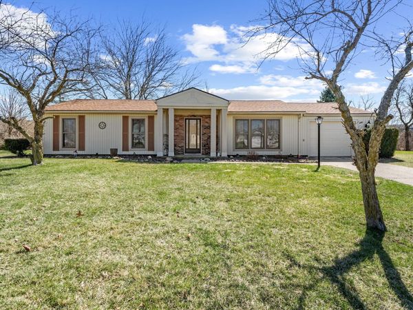 680 Leveque Circle, Carleton, MI 48117