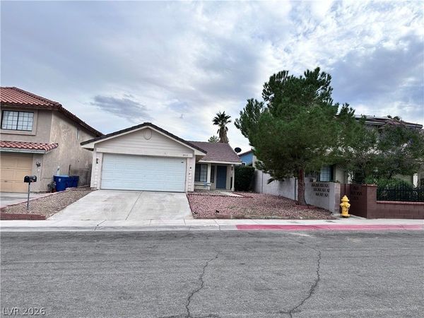 8413 Dunphy Court , Las Vegas, NV 89145