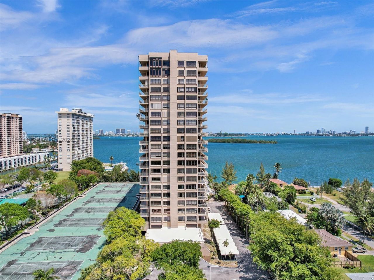 11113 Biscayne Blvd , Unit 1652, Miami, FL 33181 Photo