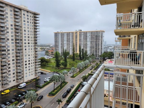 251 174th St , Unit 1208, Sunny Isles Beach, FL 33160