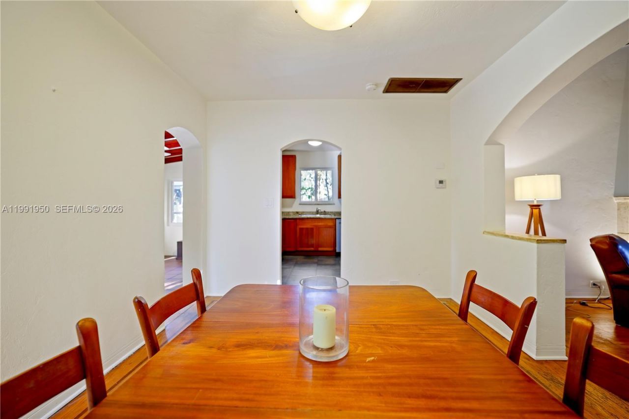 720 NE 75th St, Miami, FL 33138 Photo