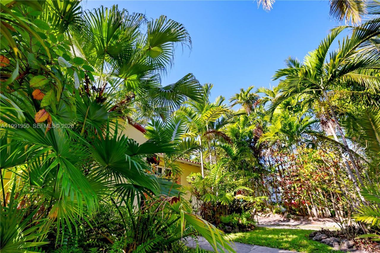 720 NE 75th St, Miami, FL 33138 Photo