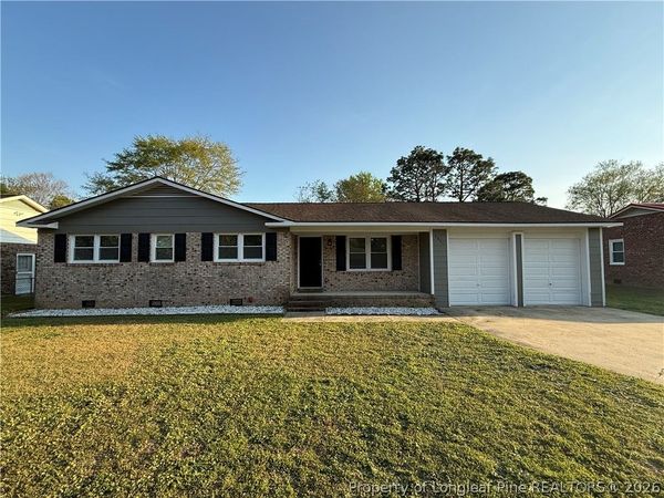 1611 Diplomat Drive , Fayetteville, NC 28304