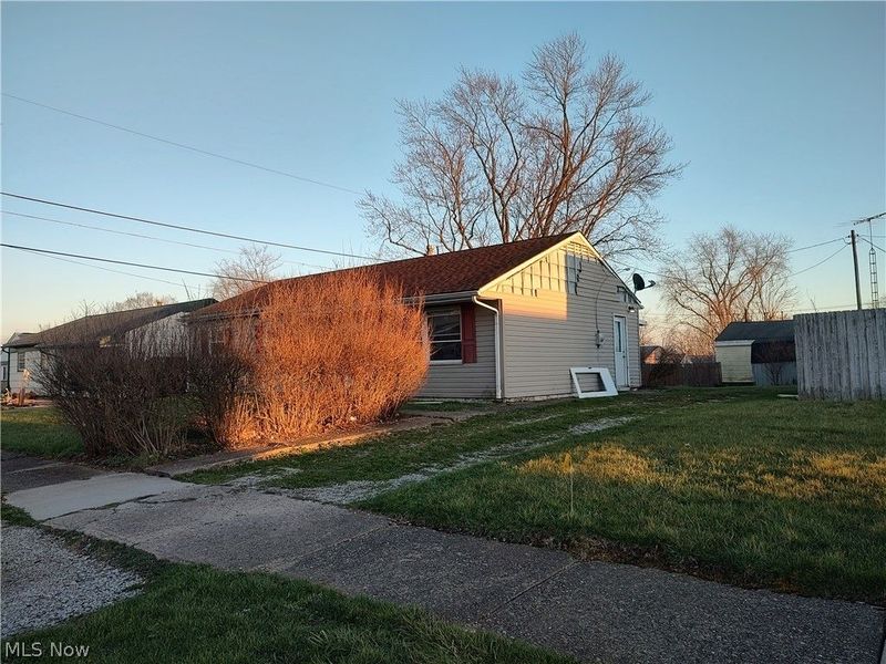 2656 22nd Street NE, Canton, OH 44705 Photo 3