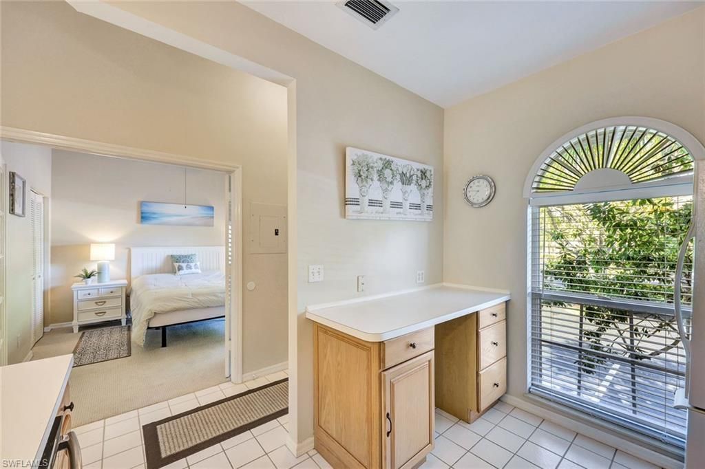 8228 Twelve Oaks Cir, Unit 323, Naples, FL 34113 Photo