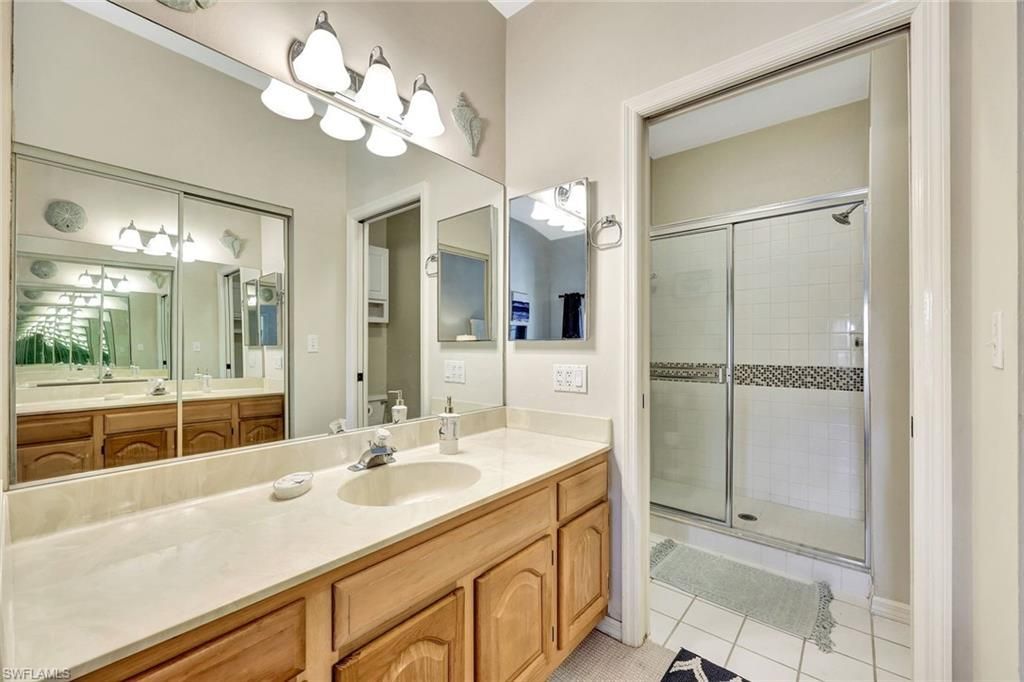 8228 Twelve Oaks Cir, Unit 323, Naples, FL 34113 Photo