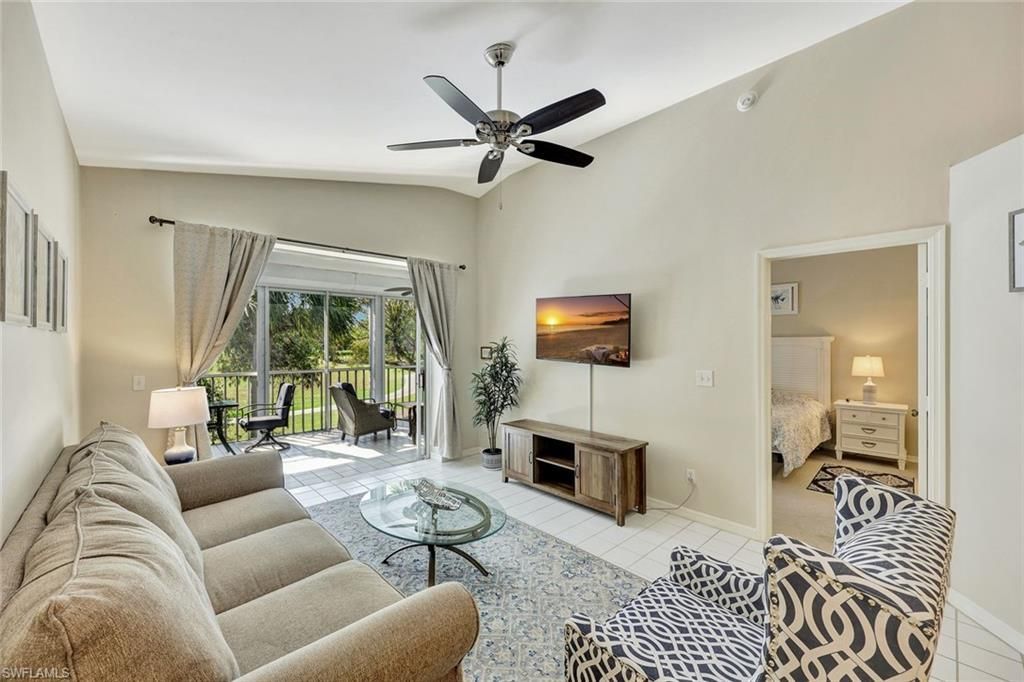 8228 Twelve Oaks Cir, Unit 323, Naples, FL 34113 Photo