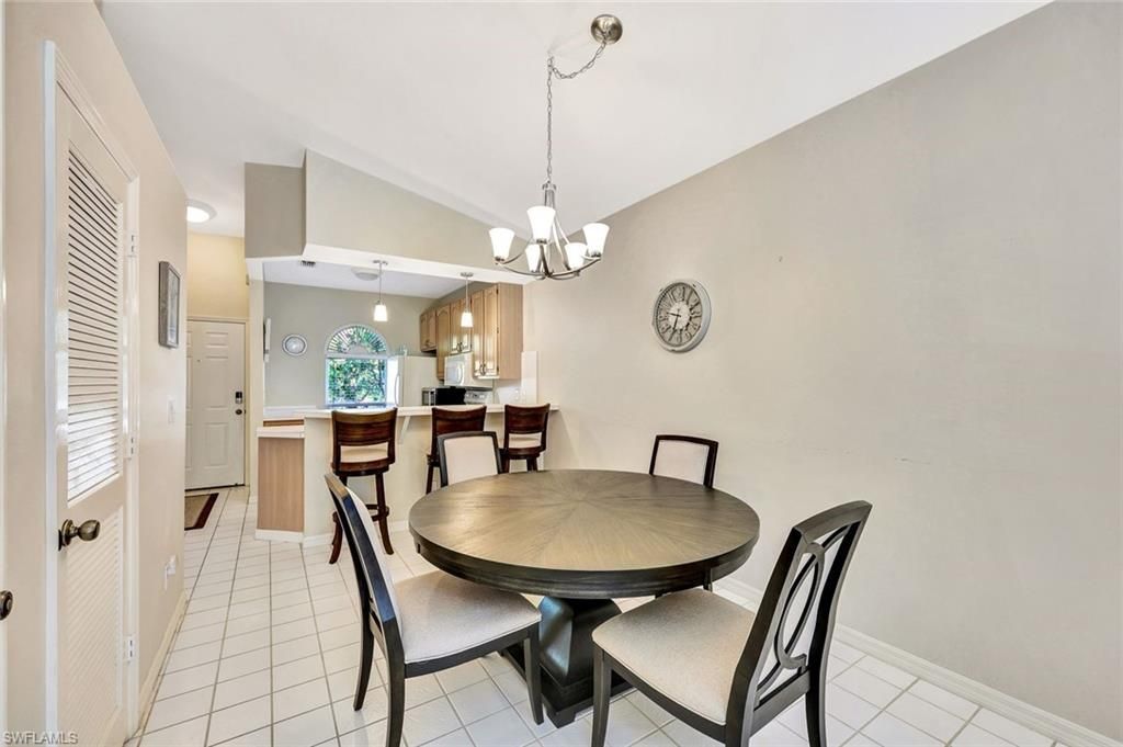 8228 Twelve Oaks Cir, Unit 323, Naples, FL 34113 Photo