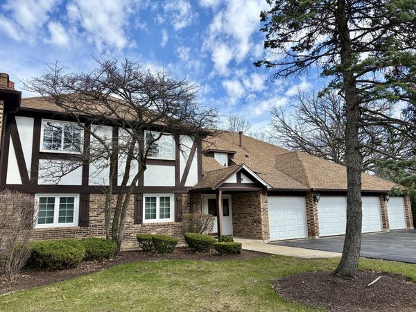 5806A Wolf Road , Unit 4, Western Springs, IL 60558