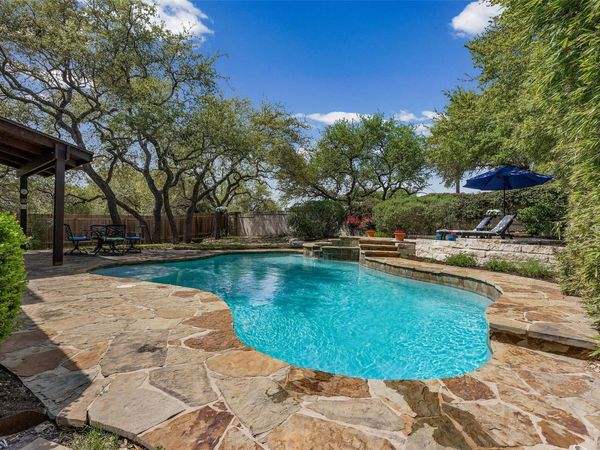 2200 Rio Mesa DR, Austin, TX 78732