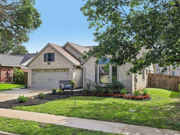 305 Hornbean LN, Cibolo, TX 78108