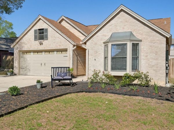 305 Hornbean LN , Cibolo, TX 78108