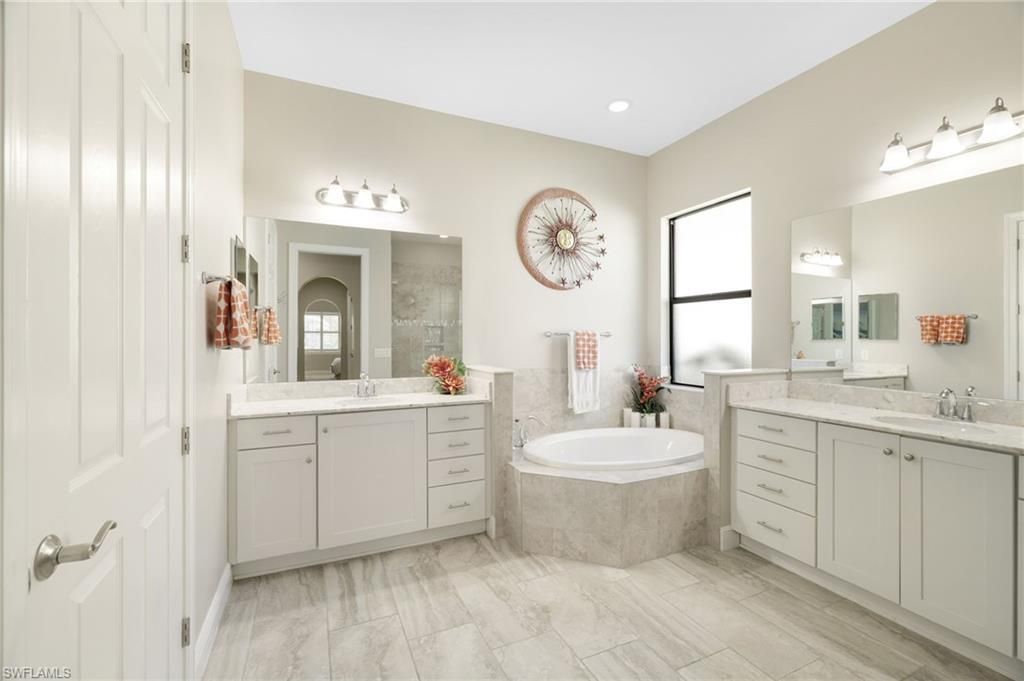 10085 Avalon Lake Cir, Fort Myers, FL 33913 Photo