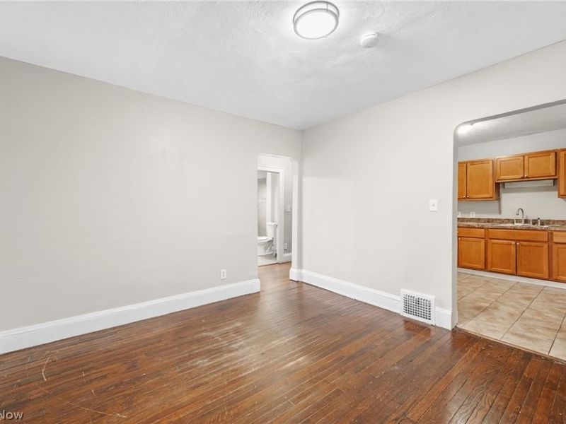 1719 Wayside Road, Cleveland, OH 44112 Photo 8