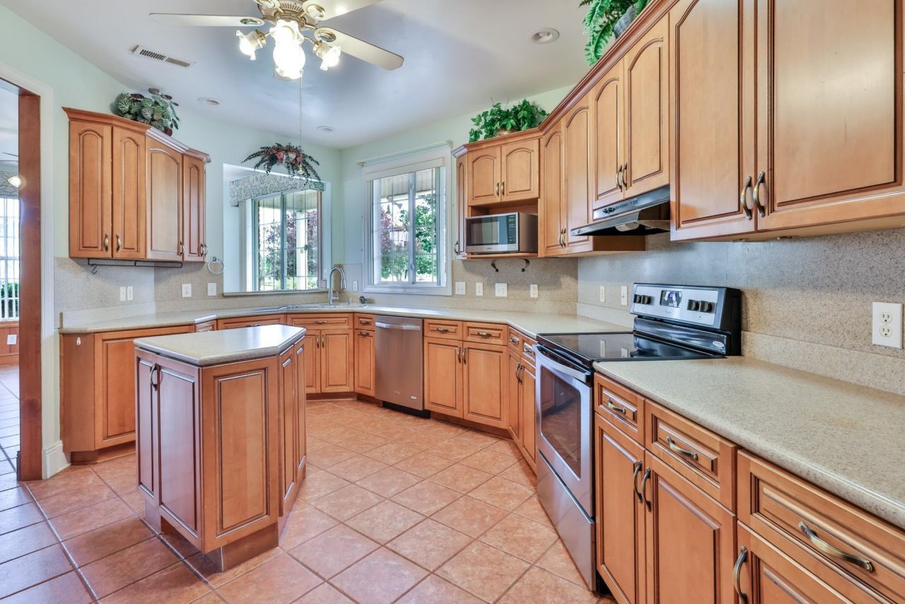 533 Stonemason Dr.  Photo 6