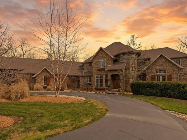 2332 N Farm Road 231 , Strafford, MO 65757