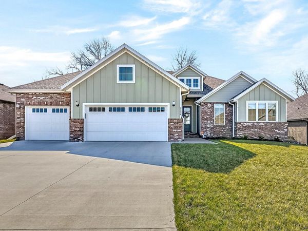 6039 S Kings Avenue , Springfield, MO 65810