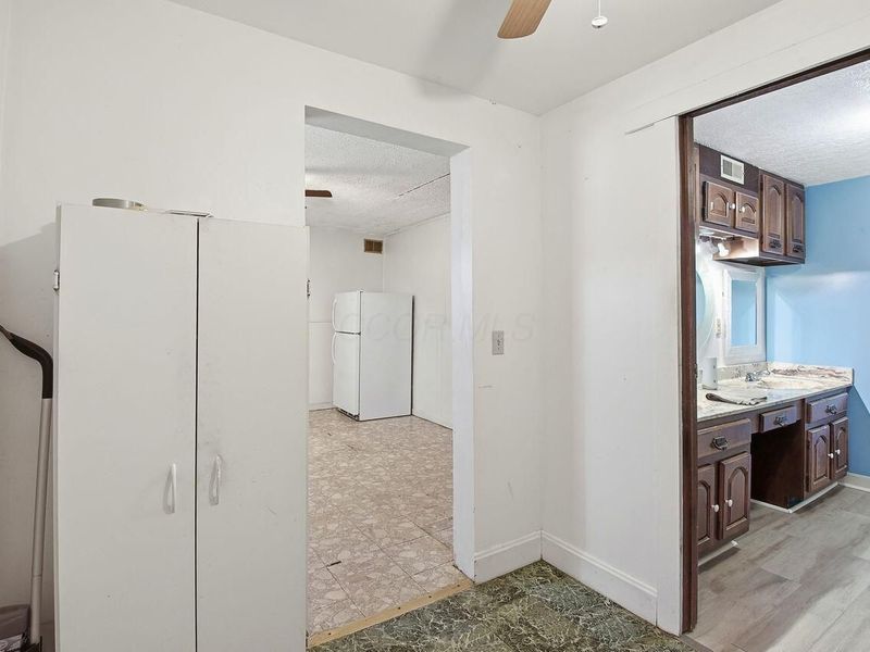 1082 Whitethorne Avenue , Columbus, OH 43223 Photo 18