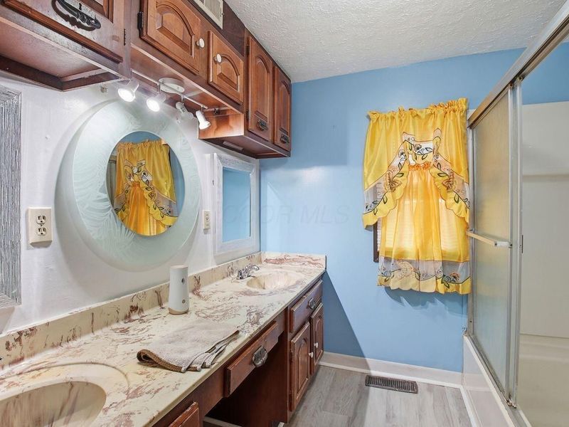 1082 Whitethorne Avenue , Columbus, OH 43223 Photo 19