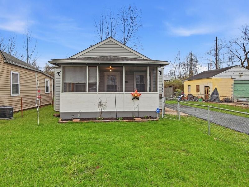 1082 Whitethorne Avenue , Columbus, OH 43223 Photo 2