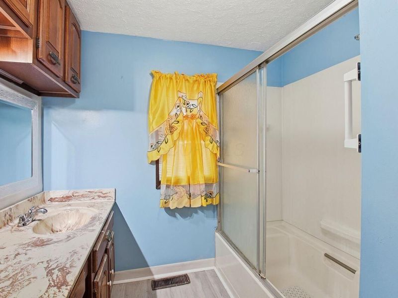 1082 Whitethorne Avenue , Columbus, OH 43223 Photo 20