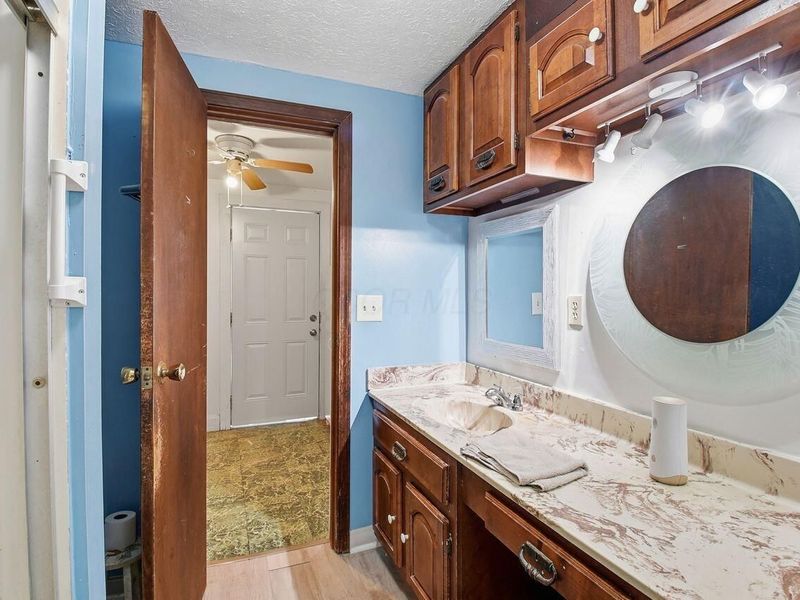 1082 Whitethorne Avenue , Columbus, OH 43223 Photo 21