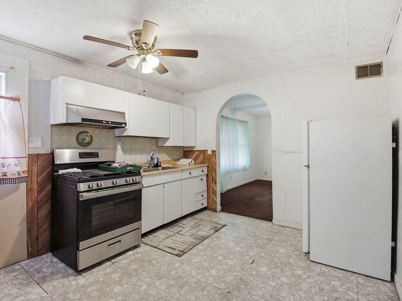 1082 Whitethorne Avenue , Columbus, OH 43223 Photo 8