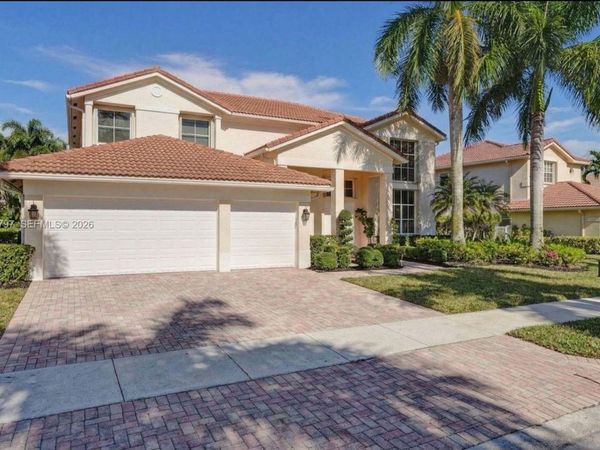 1633 Victoria Pointe Ln , Weston, FL 33327