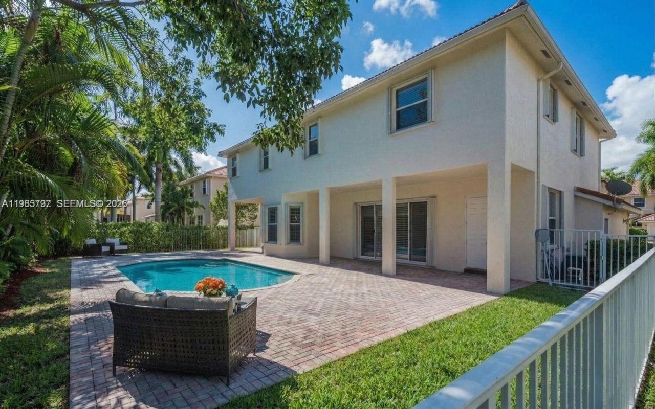 1633 Victoria Pointe Ln , Weston, FL 33327 Photo