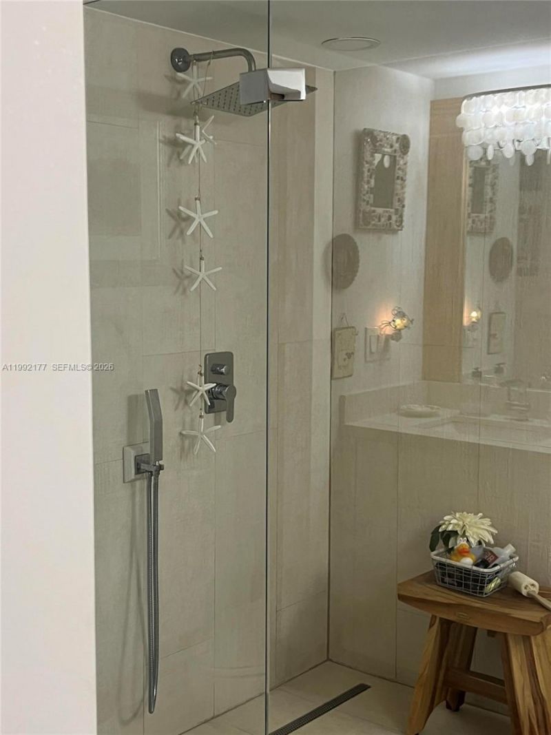 1000 Quayside Ter , Unit 1404, Miami, FL 33138 Photo