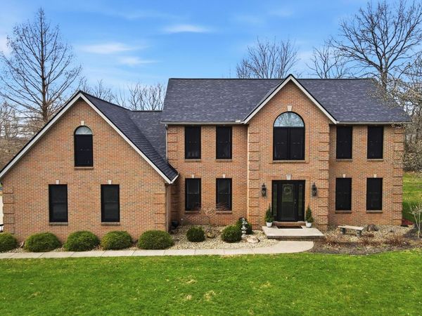 265 Waters Edge Drive , Hebron, OH 43025