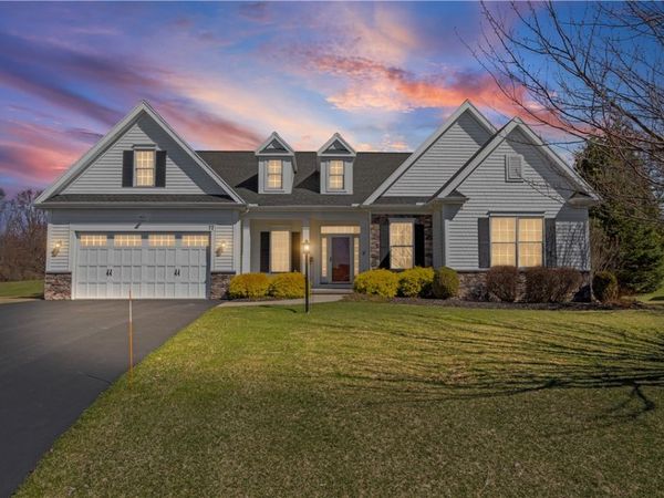 77 Stonefield Mews Lane , Pittsford, NY 14534