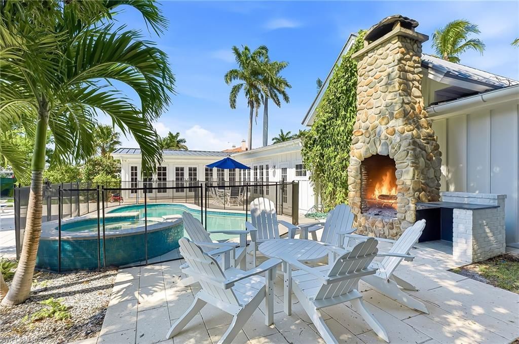 2002 4th Street S, Naples, FL 34102 Photo