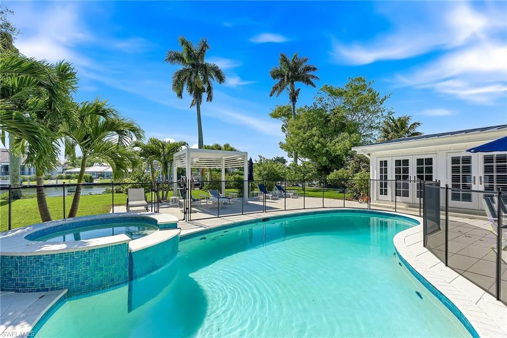 2002 4th Street S, Naples, FL 34102 Photo