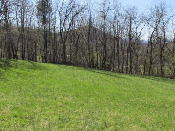 2048 Riverdale RD SE, Roanoke, VA 24014