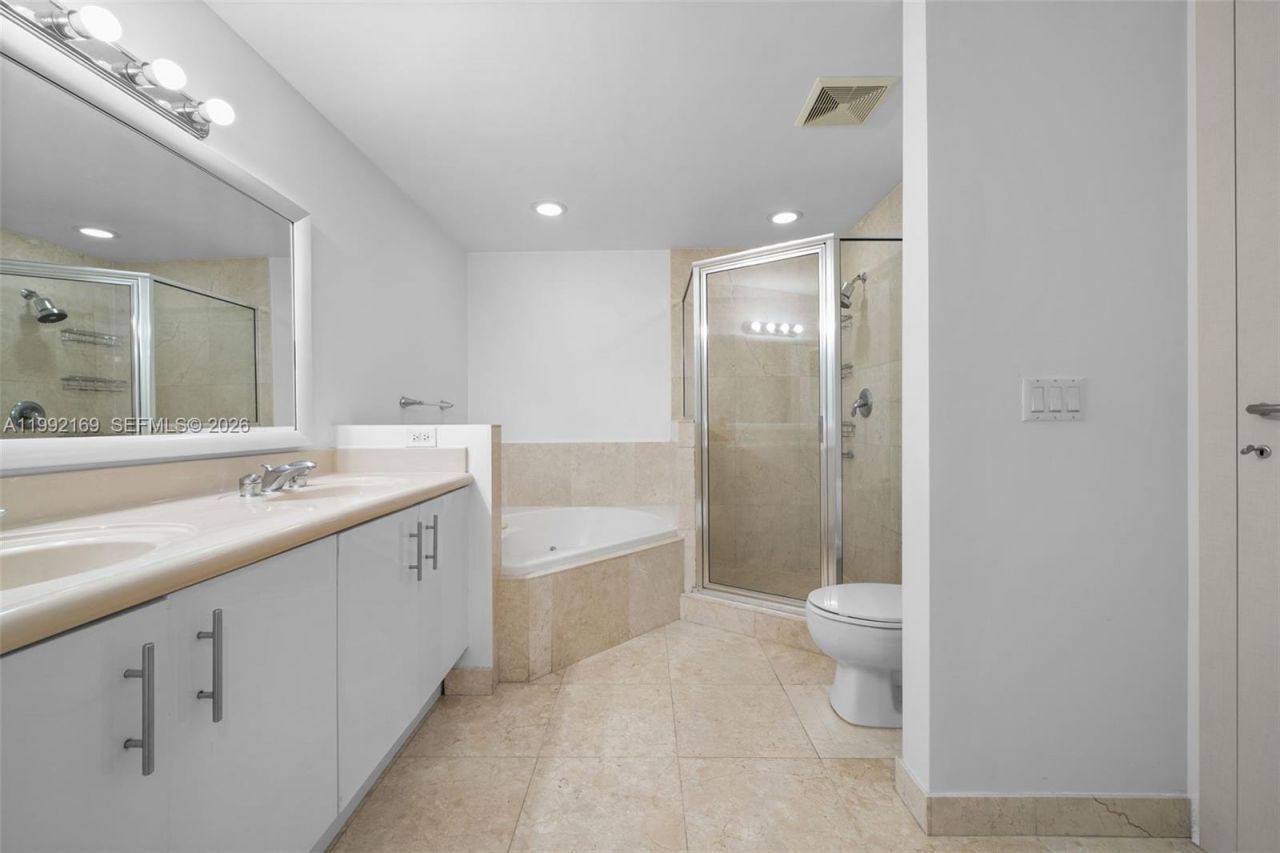 7918 Harbor Island Dr, Unit 311, North Bay Village, FL 33141 Photo