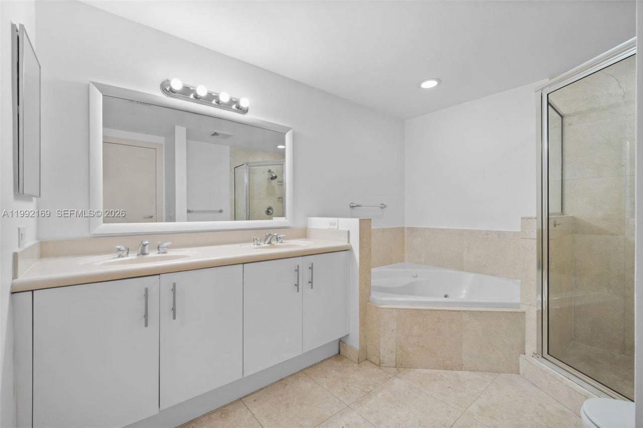 7918 Harbor Island Dr, Unit 311, North Bay Village, FL 33141 Photo