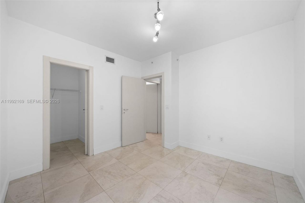 7918 Harbor Island Dr, Unit 311, North Bay Village, FL 33141 Photo