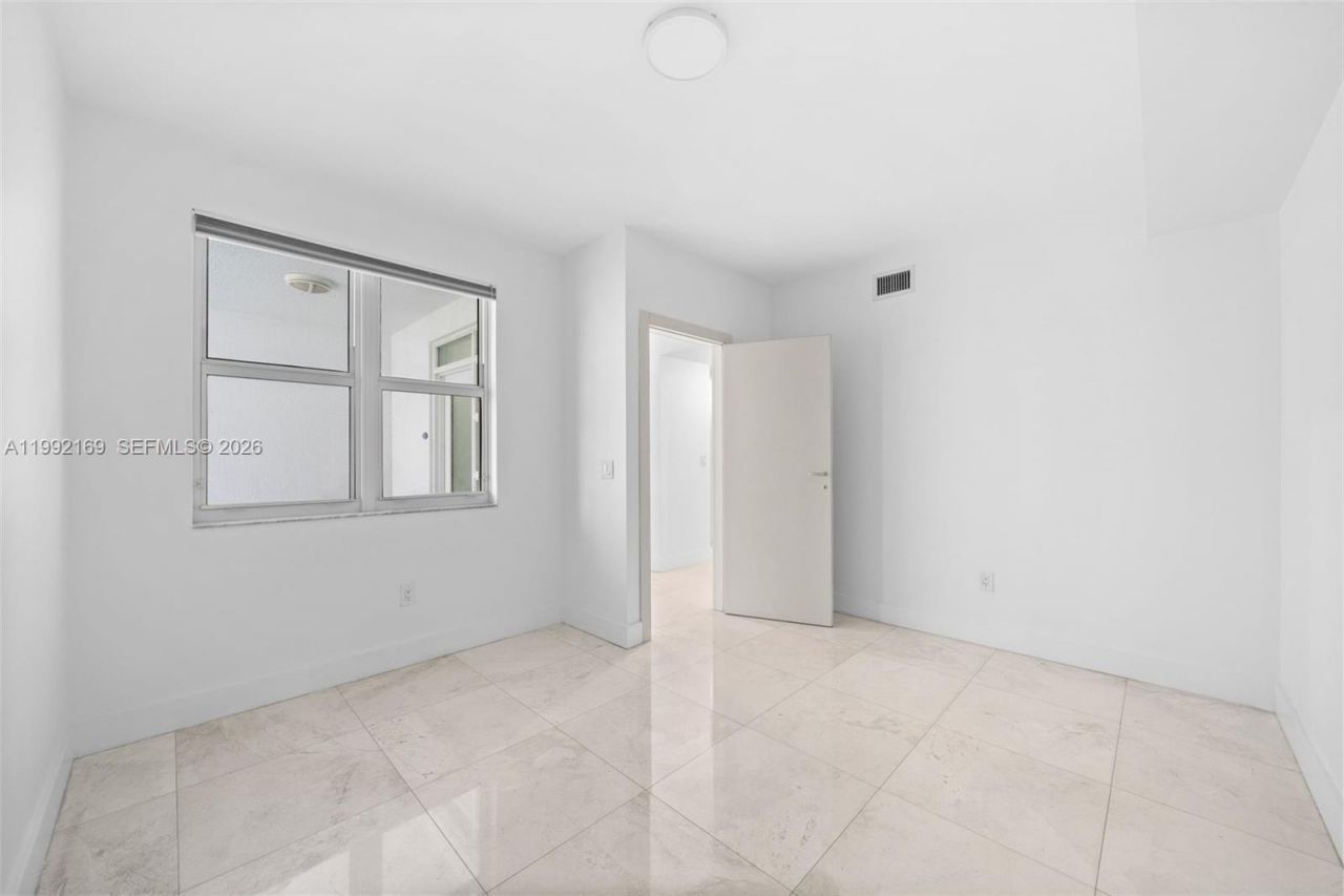 7918 Harbor Island Dr, Unit 311, North Bay Village, FL 33141 Photo