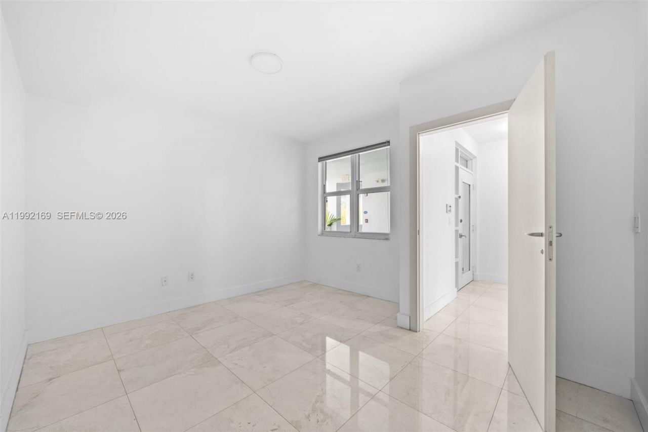 7918 Harbor Island Dr, Unit 311, North Bay Village, FL 33141 Photo