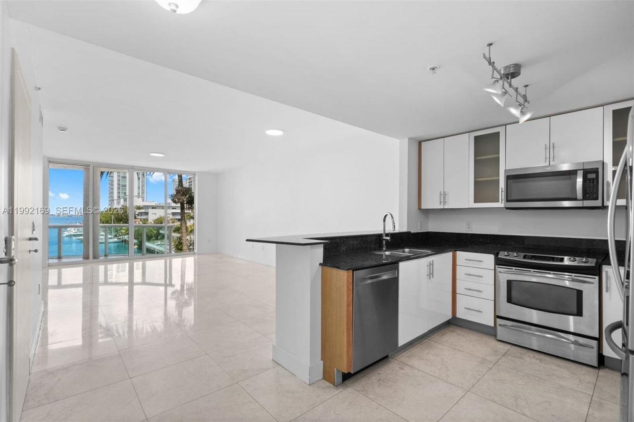 7918 Harbor Island Dr, Unit 311, North Bay Village, FL 33141 Photo