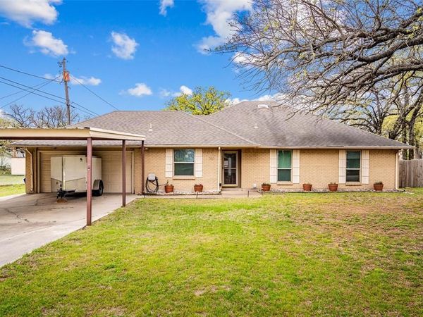 701 Wood Lane, Azle, TX 76020