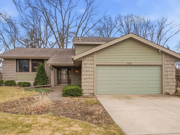 11185 Lanewood Circle, Eden Prairie, MN 55344
