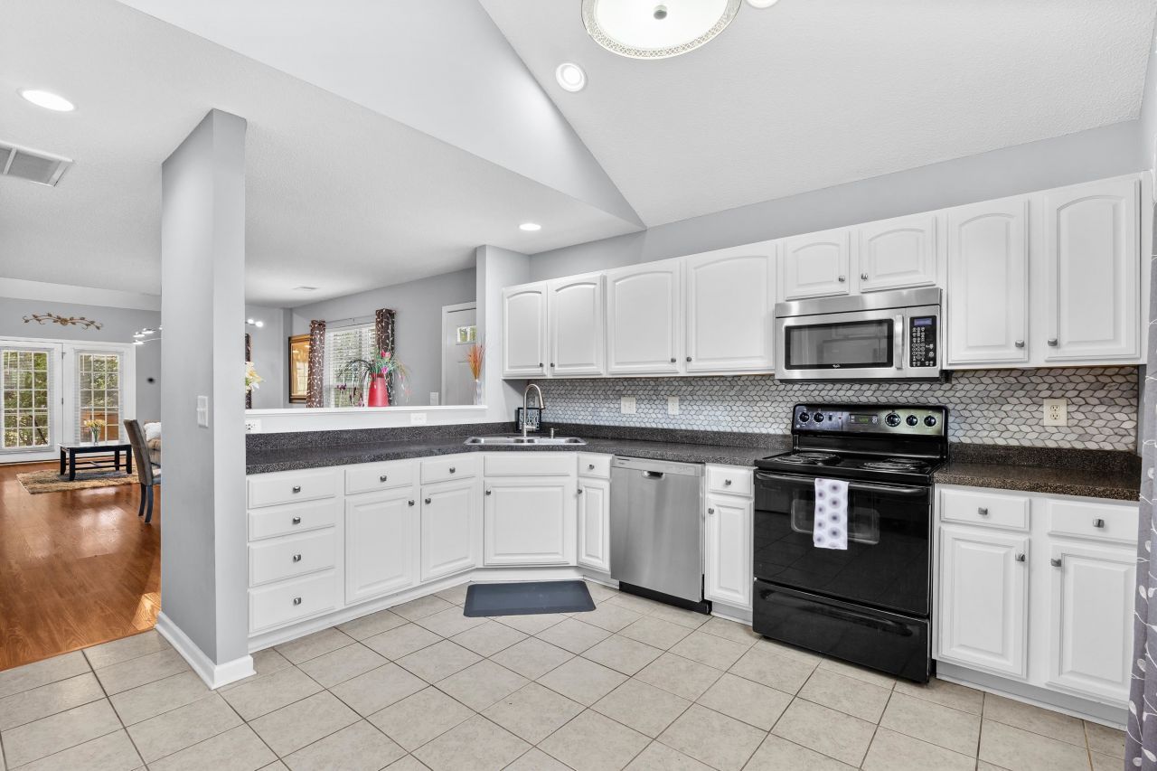 1150 Stanton Pl. Photo 6