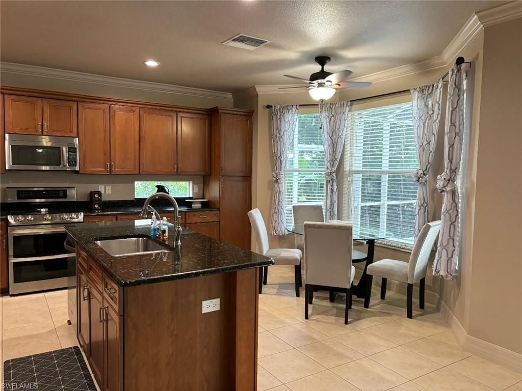 3573 Malagrotta Cir, Cape Coral, FL 33909 Photo