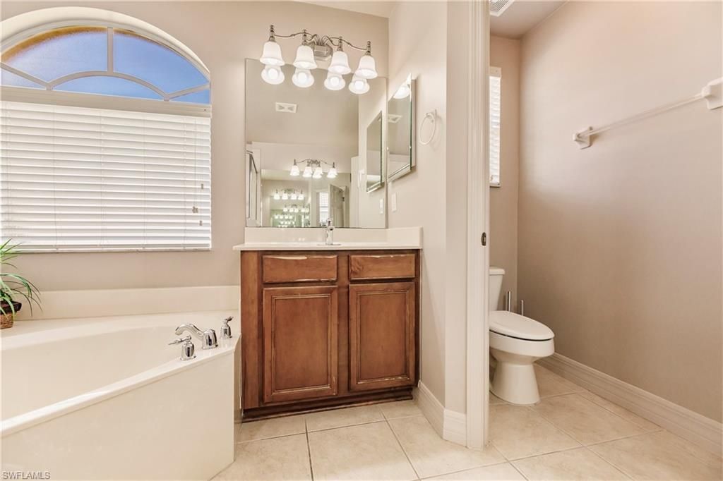 3573 Malagrotta Cir, Cape Coral, FL 33909 Photo