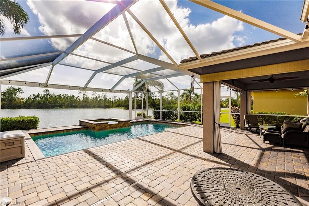 3573 Malagrotta Cir, Cape Coral, FL 33909 Photo