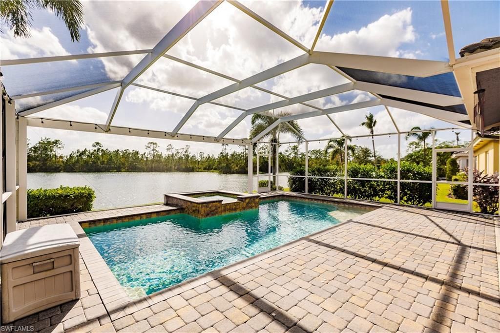 3573 Malagrotta Cir, Cape Coral, FL 33909 Photo