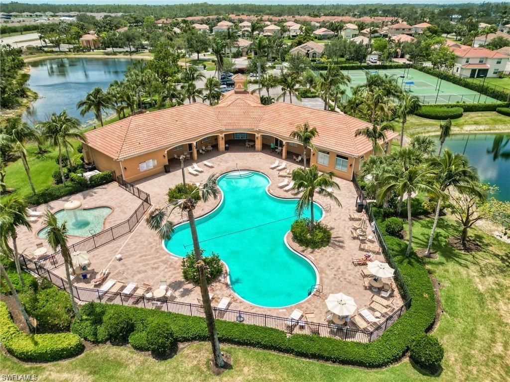 3573 Malagrotta Cir, Cape Coral, FL 33909 Photo